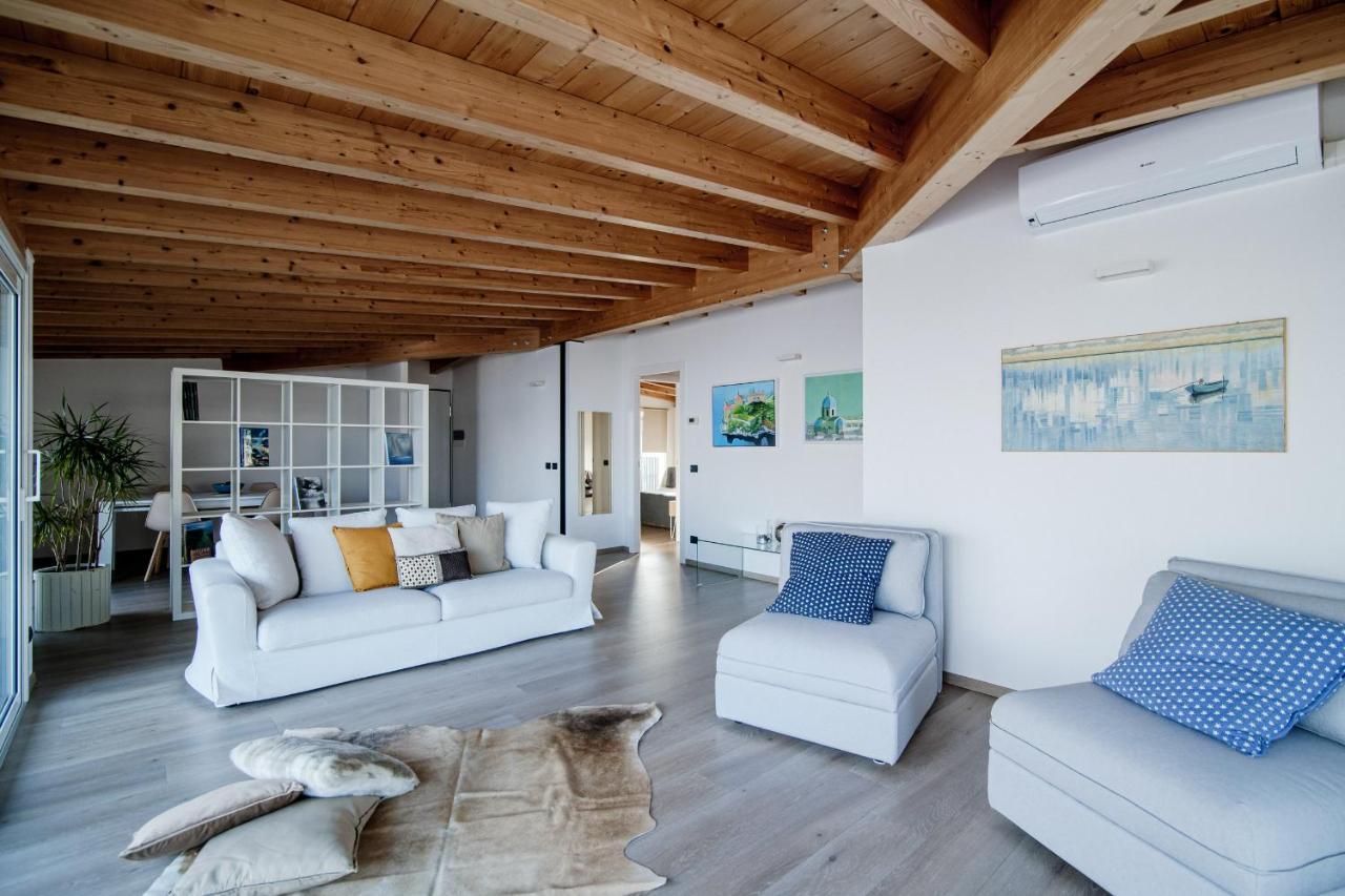 White Attic - By Myhomeincomo Camnago Volta Εξωτερικό φωτογραφία