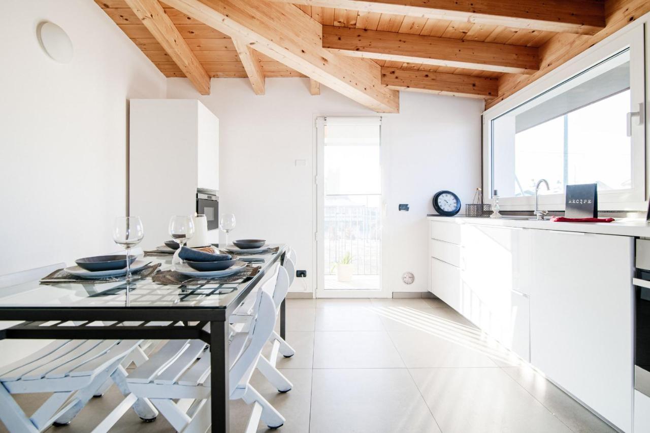 White Attic - By Myhomeincomo Camnago Volta Εξωτερικό φωτογραφία