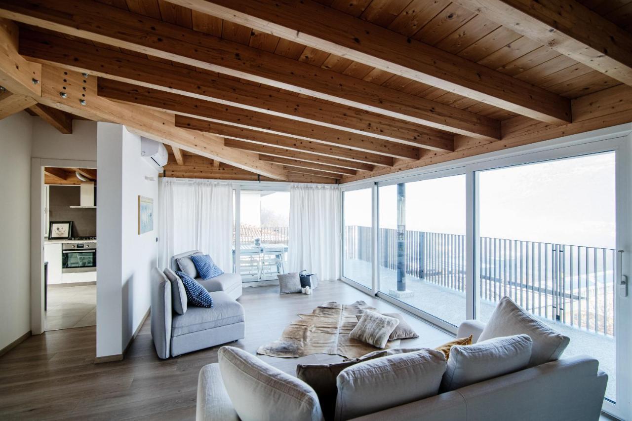 White Attic - By Myhomeincomo Camnago Volta Εξωτερικό φωτογραφία